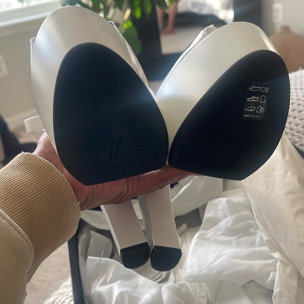 Giuseppe Zanotti Tarifa Sandals Size 40 - Picture 3 of 7